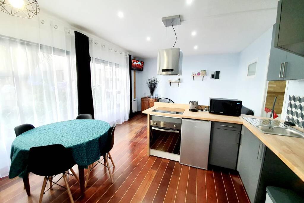 Appartement Lumineux Tout Confort De 33M2 Au Centre De Vannes Exterior photo